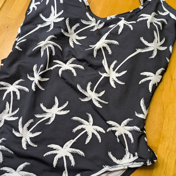 2/$25-Palm Tree Open Back One-piece Swimsuit NWT By TAG - Picture 5 of 11